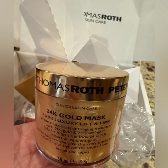 Peter Thomas brand NEW 24k gold mask.